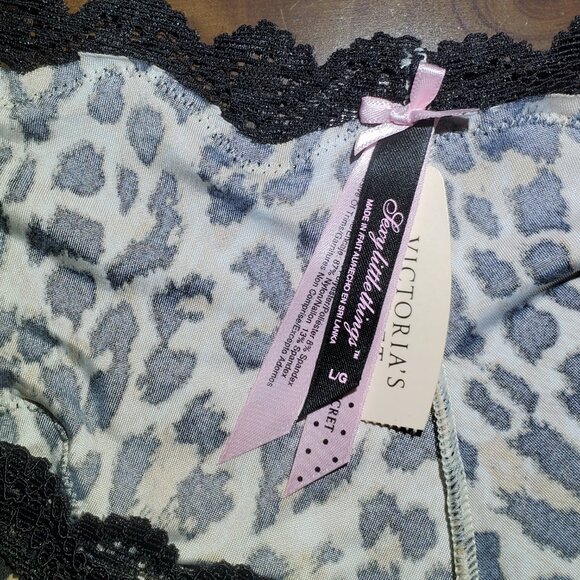 Victoria's Secret Sexy Little Things Cheeky Panties. New with Tags Size Large. - Picture 3 of 3